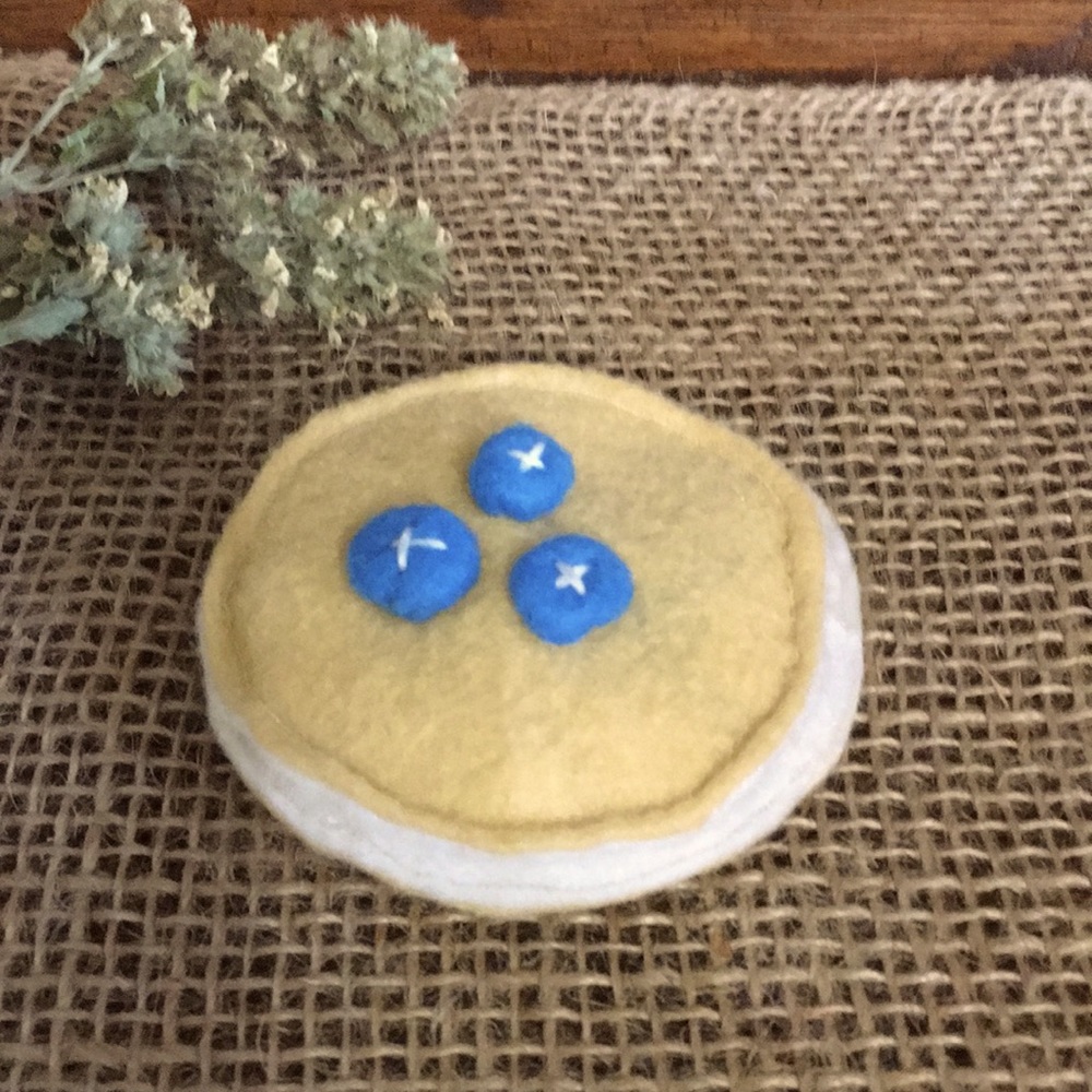 Pancake cat toy